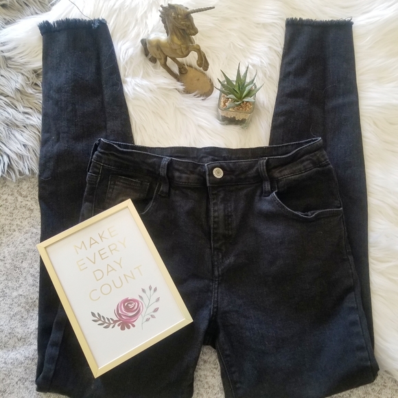 JOHN GALT Black Jean with Frayed Ankle - Picture 4 of 7